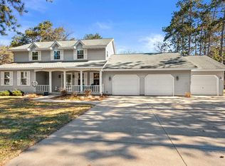 2201 Shadowview Cir, Plover, WI 54467