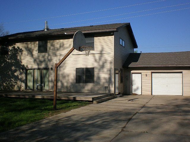 2nd image of 8910 N Sheldon Rd