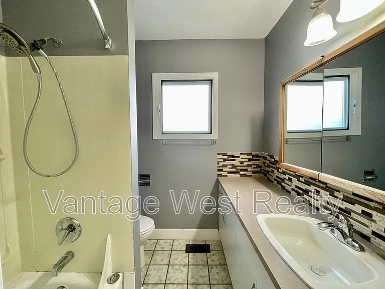 240A Wallace Rd — Photo 14
