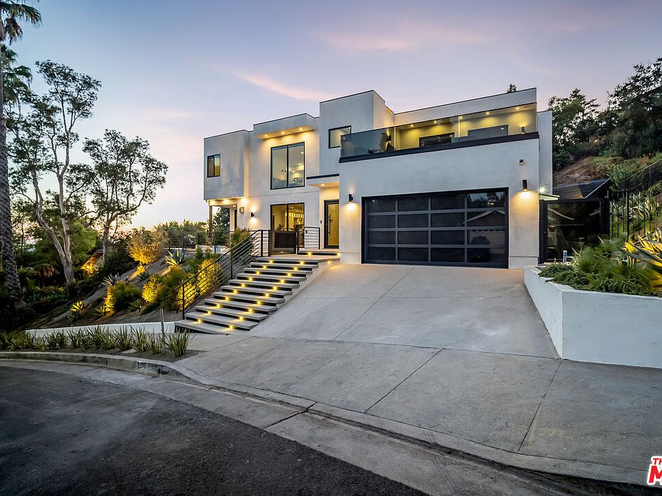 1st image of 3255 Canyon Dr