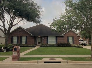 2221 Greenthread Dr, League City, TX 77573