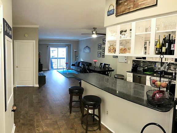 5th image of 1121 S Eads St #503