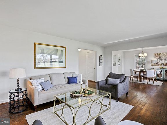 4th image of 2785 N Wakefield St