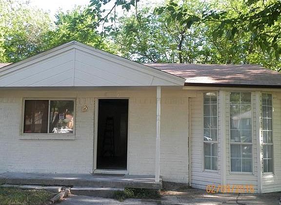 2nd image of 3532 Moon Dr