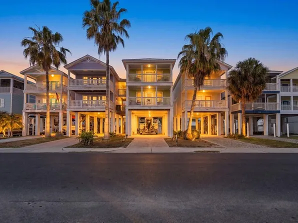 573 1st St, Cedar Key, FL 32625