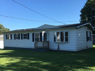 99 Reeves Rd, Henrietta, NY 14467