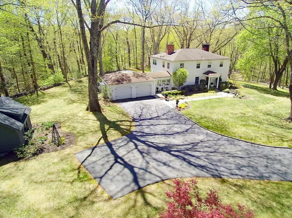 28 Wayside Lane, Redding, CT 06896