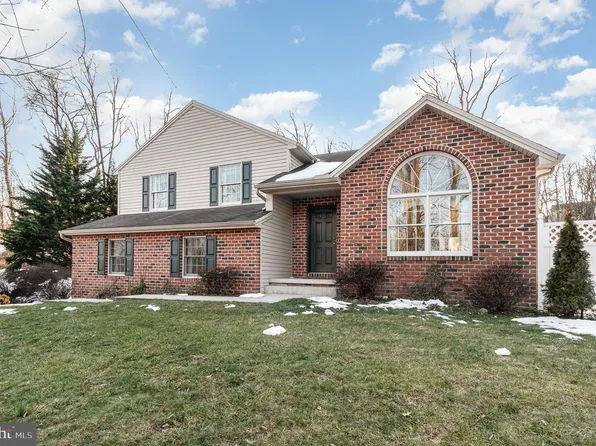 689 Acri Rd, Mechanicsburg, PA 17050