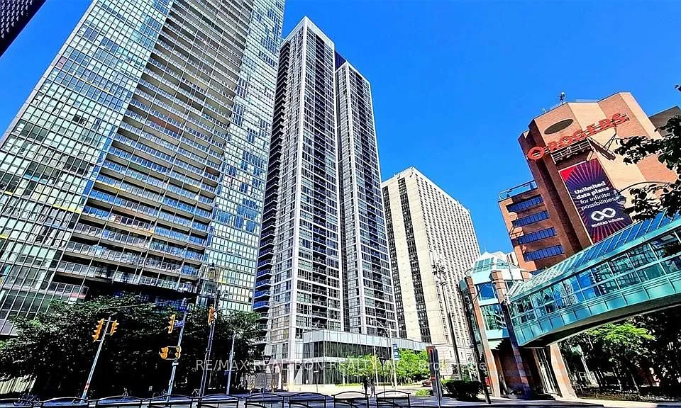28 Ted Rogers Way #1411
