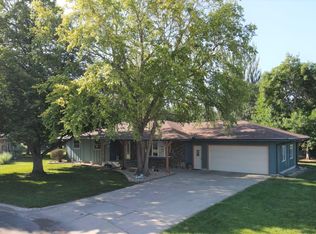 731 E 14th Ave, Mitchell, SD 57301