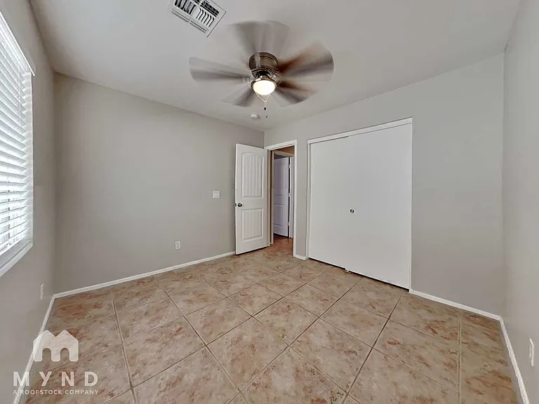 12418 W Valentine Ave — Photo 12