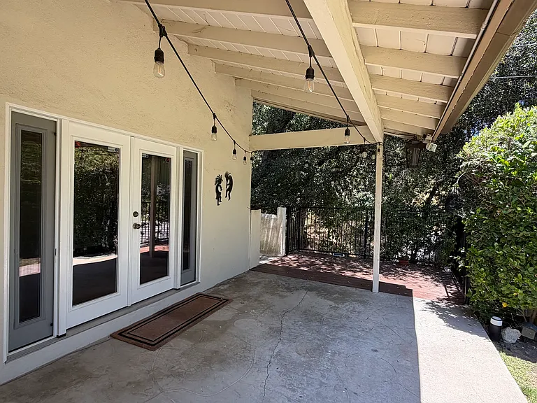 1385 Greenmont Dr — Photo 8