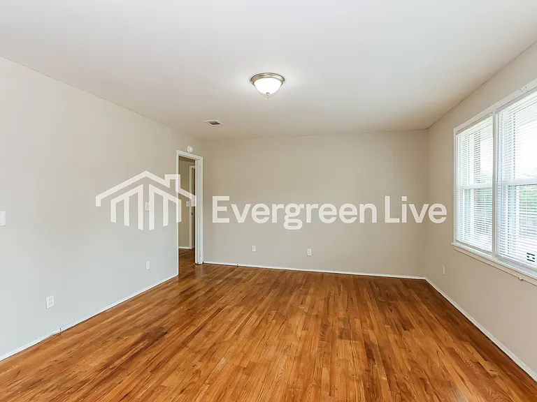 3021 Baywood Dr — Photo 3
