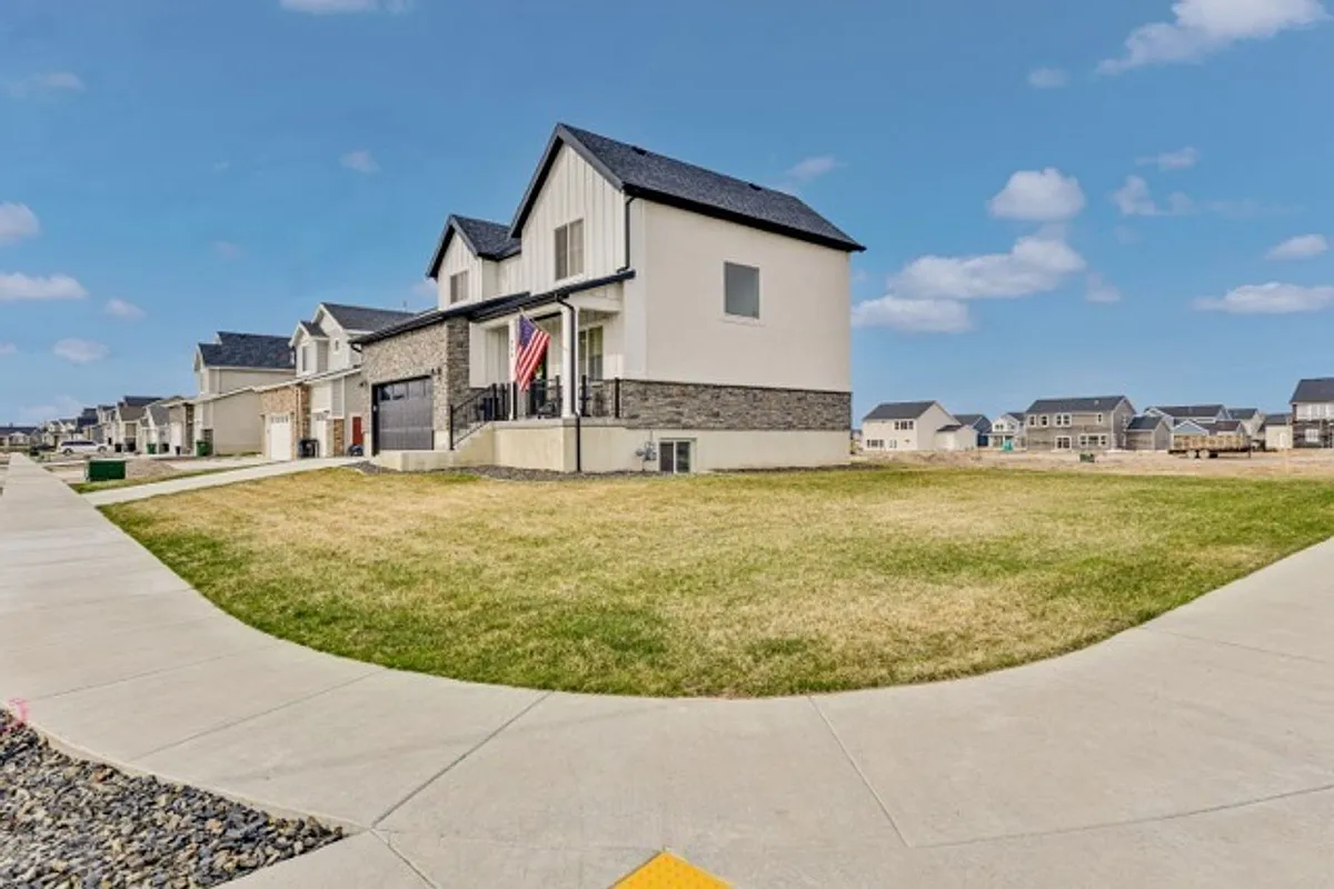 Building Photo - 994 S 4090 W