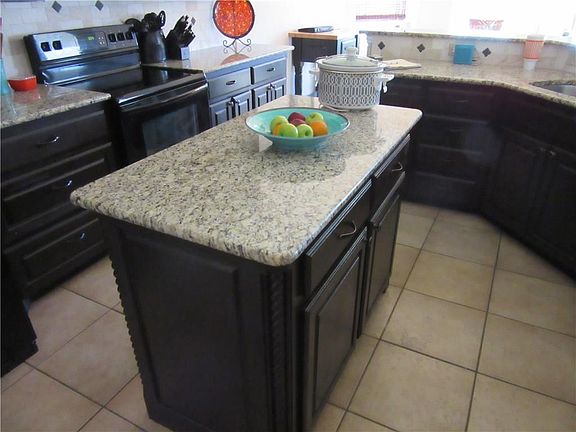 3rd image of 3023 Coventry Ln