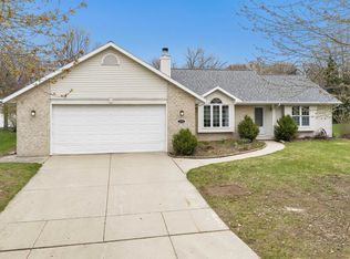 1145 Tara Marie Ln, Green Bay, WI 54313