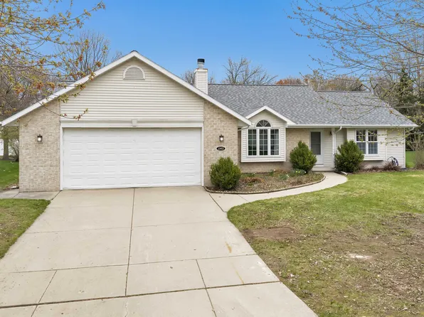 1145 Tara Marie Ln, Green Bay, WI 54313