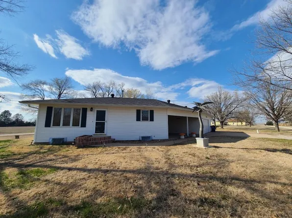 4 Utley Blvd, Marquette, KS 67464