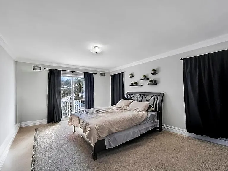 18 Hillcrest St #2 — Photo 14