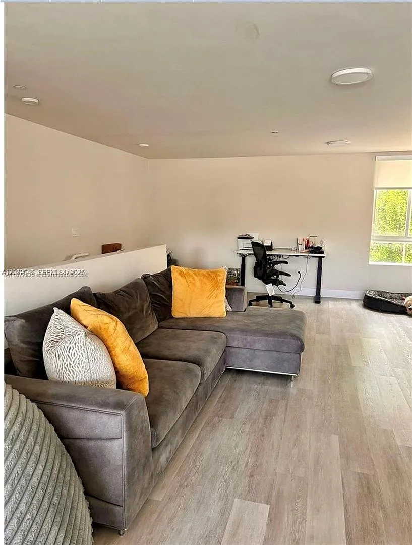 8508 Nw 141st Ter Apt 501 Miami Lakes, Fl 33016 — Photo 1