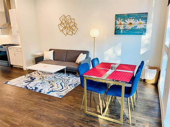 5th image of 4419 Cabell Dr #202