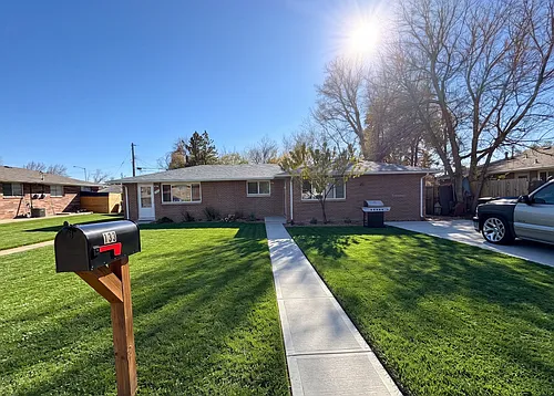 131 Forsyth Dr Photo 1
