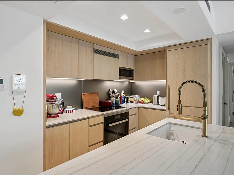 150 W 82nd St #8D — Photo 5