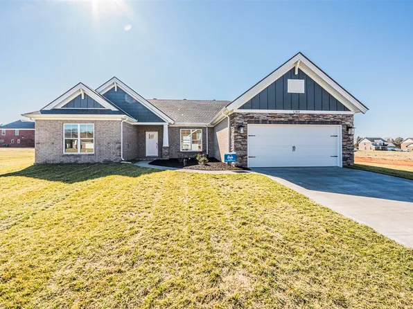 1284 Saddlebred Ln, Bowling Green, KY 42104
