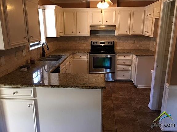 2nd image of 801 Corey Dr