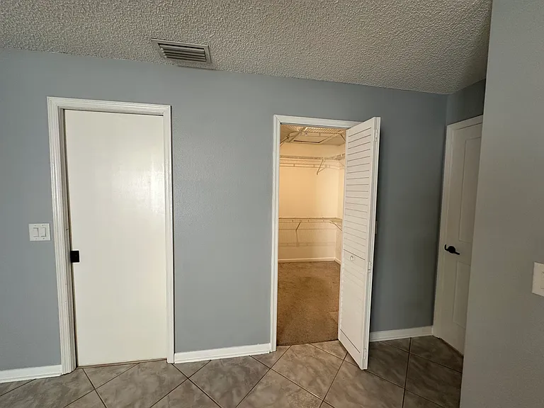 1041 Sawyers Ct — Photo 56