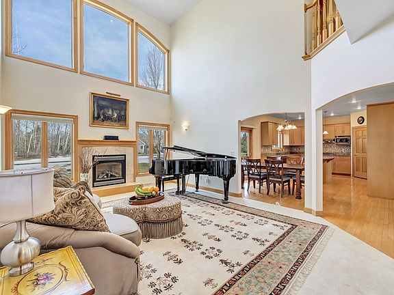 4th image of 1507 Larkspur Ln