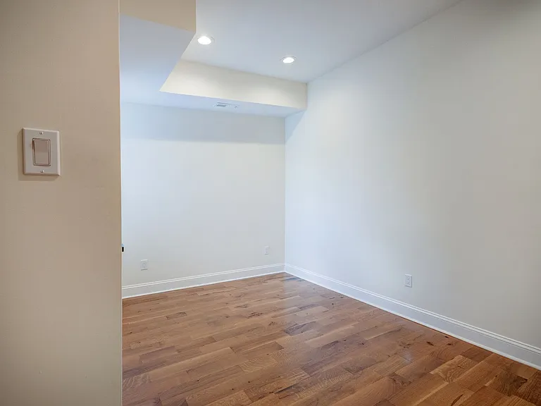2841 W Diamond St — Photo 18