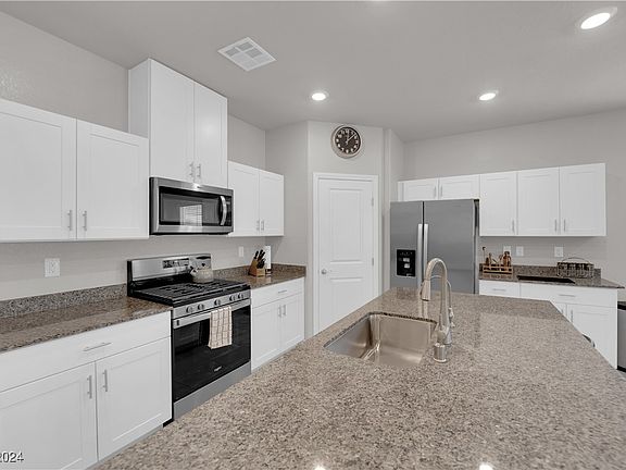 5th image of 7545 Blue Lotus Ave