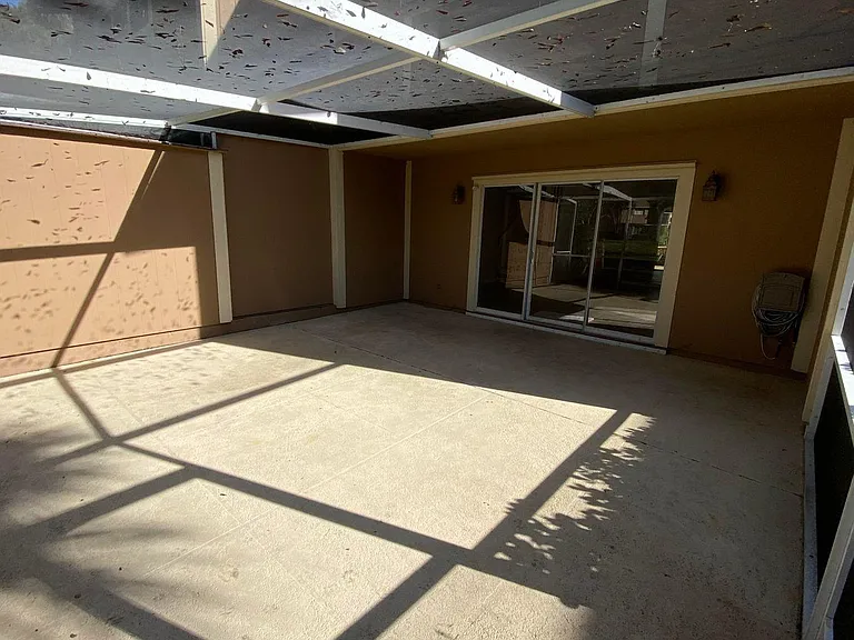 371 Maplecrest Cir — Photo 2