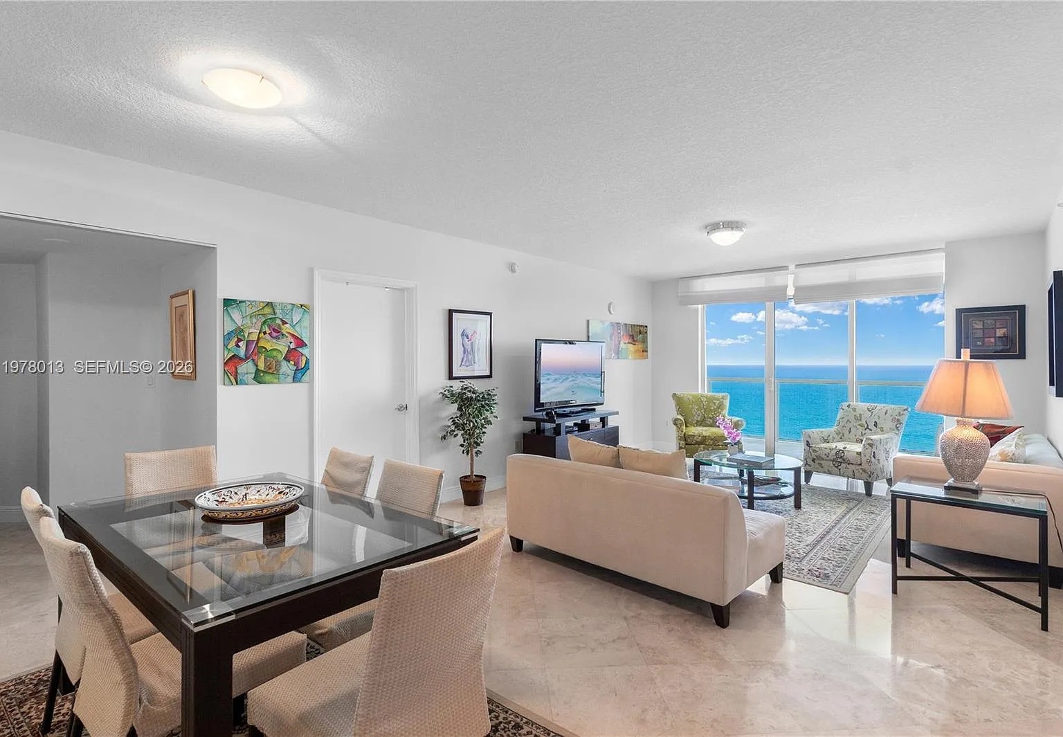 La Perla Condo — Photo 4