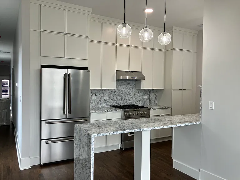 1647 W Hubbard St #2 — Photo 5