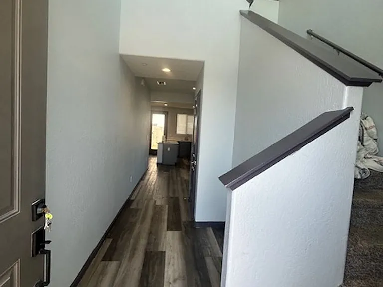 3037 N Sowell St — Photo 3