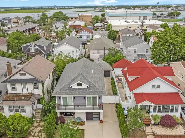 161 W Hudson St, Long Beach, NY 11561