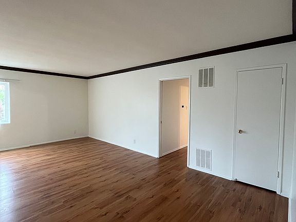 4th image of 825 Euclid St #1