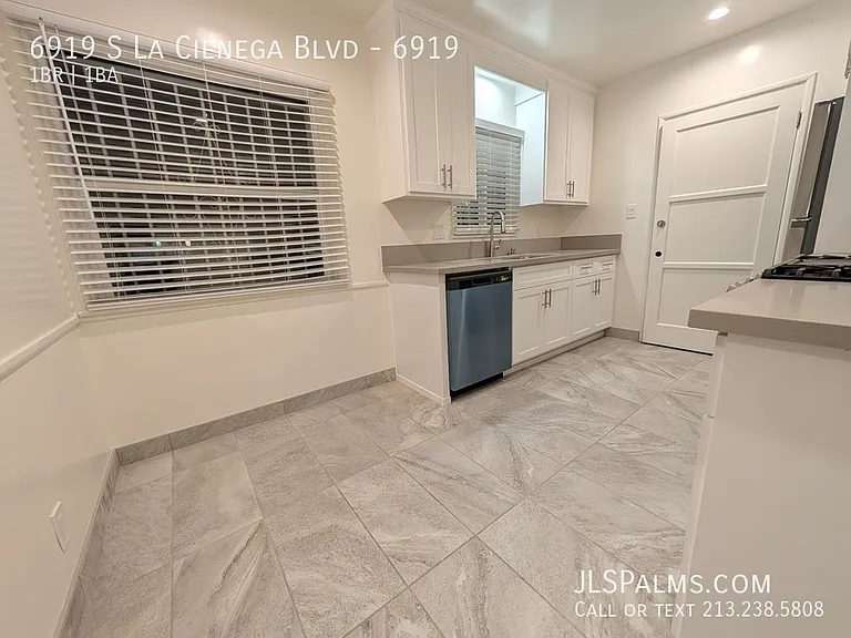 6919 S La Cienega Blvd #6919 — Photo 3