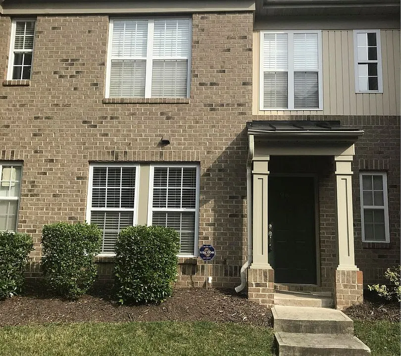 9807 Castain Dr