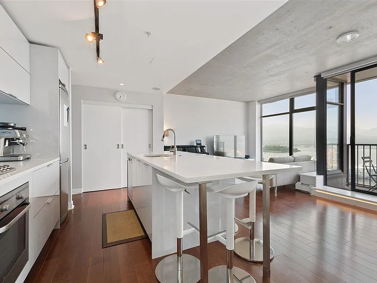 128 Cordova St W #3302 — Photo 4
