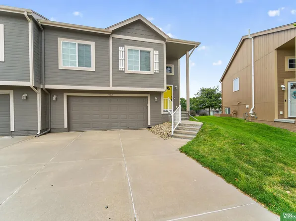 19160 Drexel Cir, Omaha, NE 68135