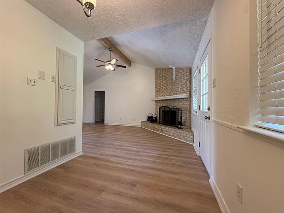 4th image of 503 E Central Dr