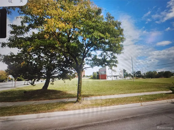 11400 E Jefferson Ave, Detroit, MI 48214