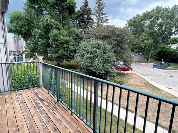 2406 Independence Ln APT 204, Madison, WI 53704