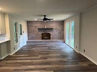 2nd image of 929 Sunset Dr