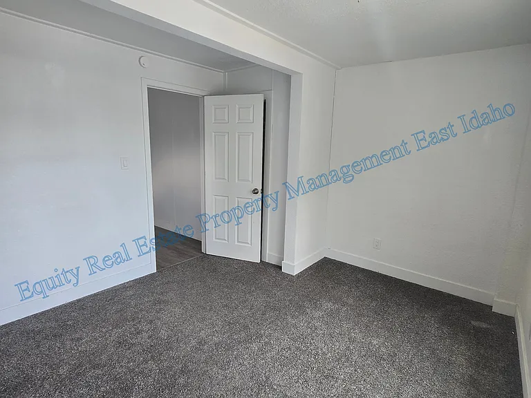 815 E Clark St #5 — Photo 38