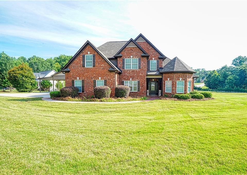 1st image of 90 Green Valley Dr
