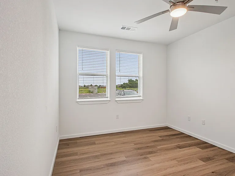 Portland Place Apartments — Photo 17